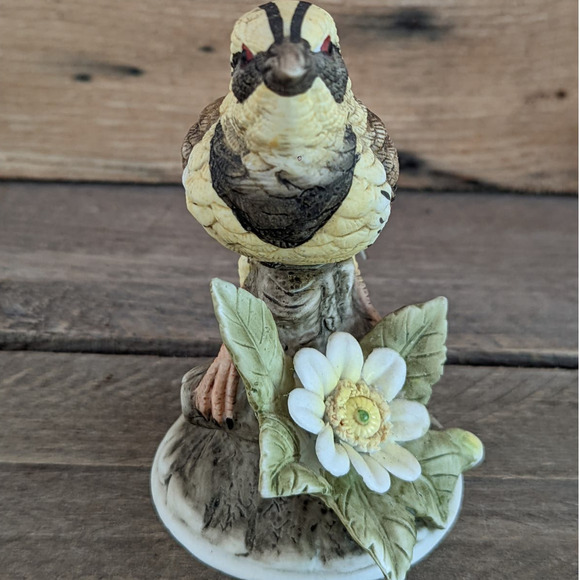 Vintage Porcelain Royal Crown Meadowlark Bird Figurine J Byron - Picture 3 of 10